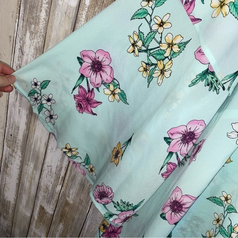 Lane Bryant Floral Chiffon Tiered Bell Sleeve Blouse Blue Pink - Picture 5 of 6